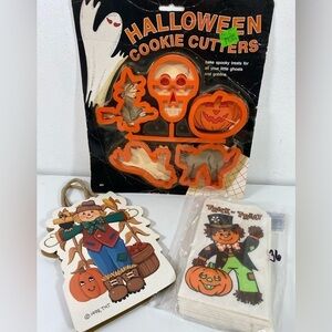 Vtg Halloween Trick or Treat‎ Cookie Cutters Orig.  Box New & treat Bags